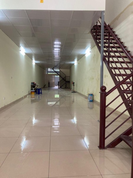 Cho thuê nhà mới, mặt phố Hoàng Công Chất, 115m2, 2 tầng rộng rãi giá 20tr/th, 151m2, 1 phòng ngủ, 3 toilet
