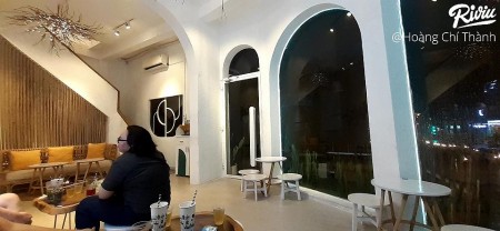 Cho thuê nhà 2MT đường Trần Hưng Đạo - Q1 - 8.4x8 3 tầng suốt.Giá 90tr