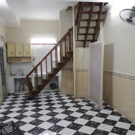 Cho thuê nhà nguyên căn Trần Quang Diệu, P.14, Q.3 9 triệu 2 phòng