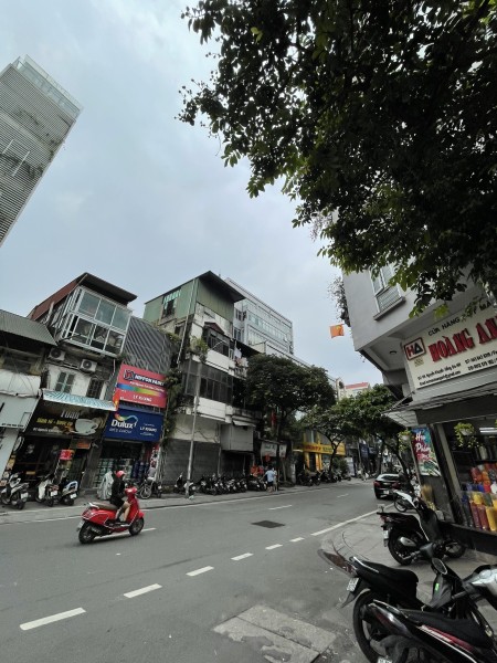 Nhà mặt tiền Nguyễn Khuyến cho thuê 35tr/th, 3.5 tầng, DTSD 196m2, 196m2, 2 phòng ngủ, 2 toilet