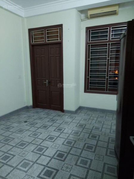 Nhà 4 tầng, 40m2, 3pn, 3wc, cho thuê nguyên căn giá 7 tr/th