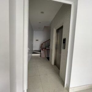 Nhà mới , có thang máy cho thuê 50m2, 3pn, giá 20tr/th tại đường Trần Khát Trân