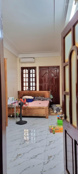 Nhà 4 tầng 45m2, 4pn, cách phố 40m, cần cho thuê 9tr/th