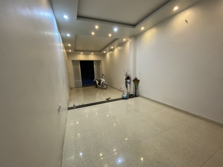 Nhà Ngô Gia Tự diện tích sử dụng 80m2 4 tầng 4 phòng ngủ, ô tô đỗ của, 80m2, 4 phòng ngủ, 5 toilet