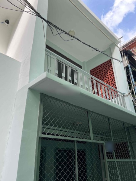 Nhà hẻm 4x15m, trệt, lầu, 2pn, đường Huỳnh Mẫn Đạt cho thuê 9tr/tj