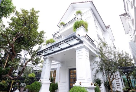 Căn biệt thự đường Hoa Lan dt 251m2, full nt, cho thuê 58tr/th