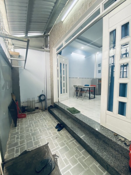 Cho thuê nhà Huỳnh Tấn Phát hẻm thông ra Eco Green 4pn full nội thất