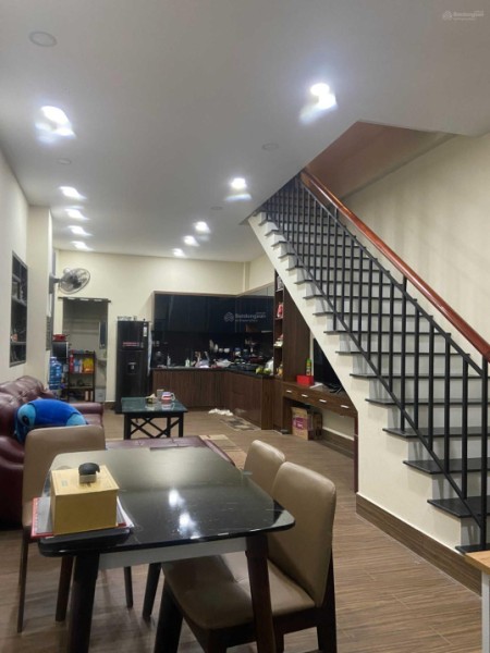 Nhà thuộc dự án Oasis City, full nt, 80m2, 4pn, giá chỉ 6 tr/th, 80m2, 2 phòng ngủ, 2 toilet