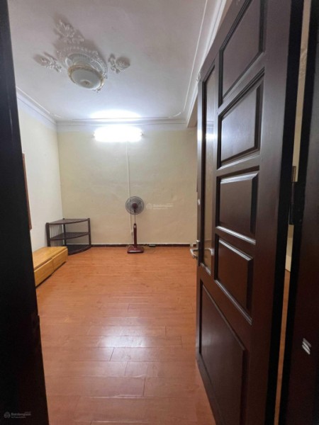 Nhà ngõ 121 chính chủ cho thuê 50m2, 3 tầng, 3 phòng, giá chỉ 8 tr/th, 50m2, 3 phòng ngủ, 2 toilet