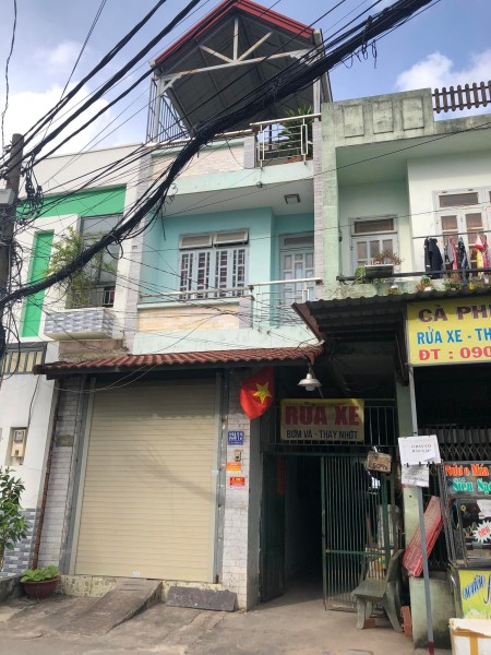 Nhà đang setup 1 trệt 2 lầu 4PN+ban công sân thượng, cọc 1 tháng