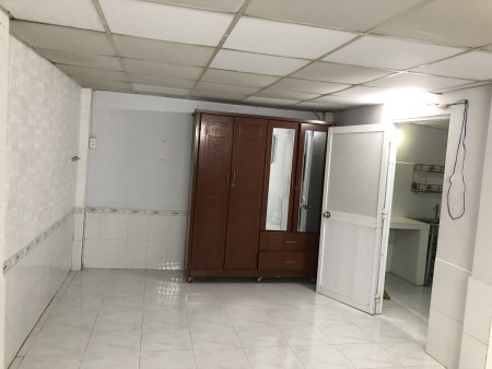 Nhà hẻm cần cho thuê rộng 40m2 giá thuê nhà chỉ 4.5 triệu/tháng tại quận Bình Thạnh