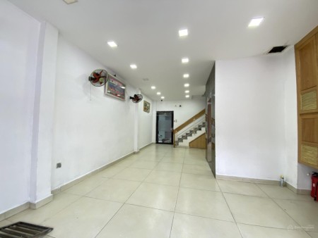 Cho thuê MT Hoa Phượng,Q Phú Nhuận.DT:8x16m.4 tầng.110tr