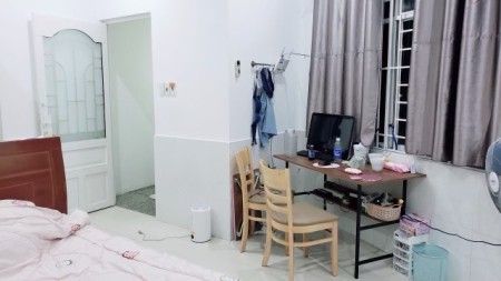 Nhà nguyên căn trong hẻm xe hơi cần cho thuê đường Điện Biên Phủ, Bình Thạnh, giá thuê 9 triệu/tháng