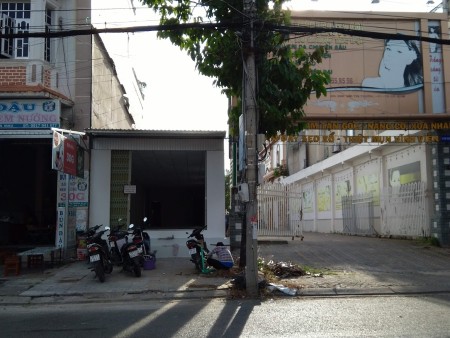 Cho thuê nhà mặt tiền số 28A đường Bùi Thị Trường, phường 5, TP. Cà Mau, T. Cà Mau., 99m2, , 1 toilet