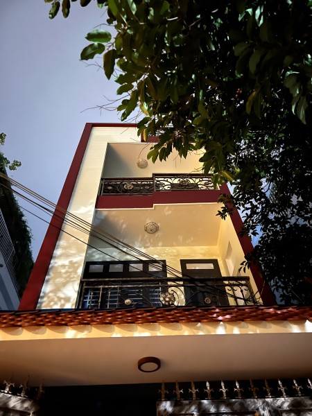 Cho thuê nhà HXH 1 Trệt 4 Lầu Phạm Văn Chiêu p14 Gò vấp DT 5x20