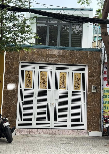 Cho thuê nhà mặt tiền mới 100%, vào ở được ngay