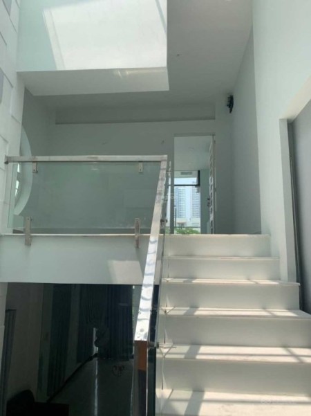 Cho thuê Nguyên căn mặt tiền KDC Tân Thuận Nam, P. Phú Thuận dt 4 x 20m. Nhà đẹp, thoáng mát