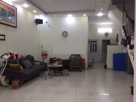 Cho thuê nhà hẻm 28 Phú Thuận, P.Phú Thuận Quận 7 DTSD: 180m2, 1 trệt, 1 lầu