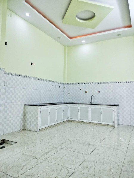 Cho thuê nhà nguyên căn hẻm 1/ Hương Lộ 2 giá 11 triệu/tháng lh 0915718879