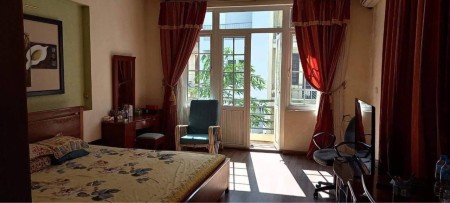 Cho thuê nhà riêng phố Giảng Võ, DT 70 m x 5 tầng, ngõ rộng 2 ô tô, nhà full đồ, 70m2, 3 phòng ngủ, 4 toilet