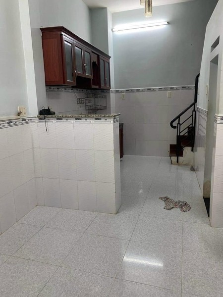 Cho thuê nhà mặt tiền đường Lê Bình giá tốt, 3 tầng, có sân thượng