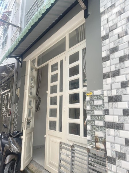 Cho thuê nhà nguyên căn ngay chợ Tân Quy, Quận 7, vào ở ngay