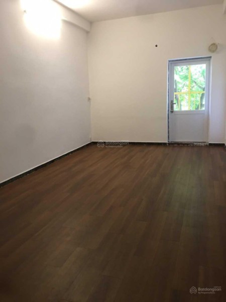 Cho thuê nhà MT trống suốt CMT8, 4mx20m 4 tầng giá chỉ 45tr/th