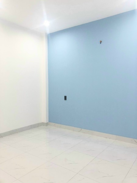 Cho thuê nhà nguyên căn mới xây 4pn, 3wc khu dân cư, giá tốt