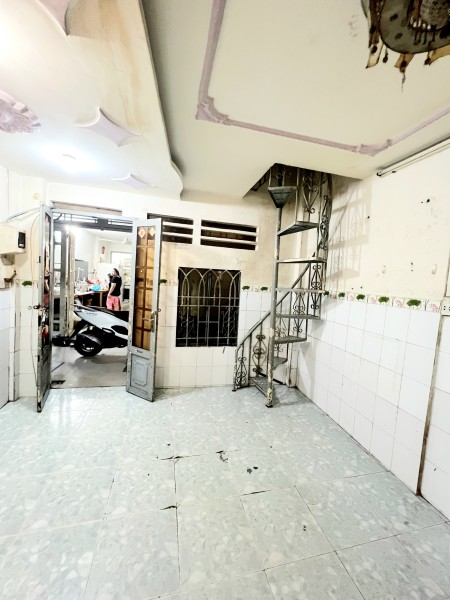 Cho thuê nhà nguyên căn Hưng Phú, Q8 giá rẻ diện tích sử dụng 28m2, giá thuê 4.5tr