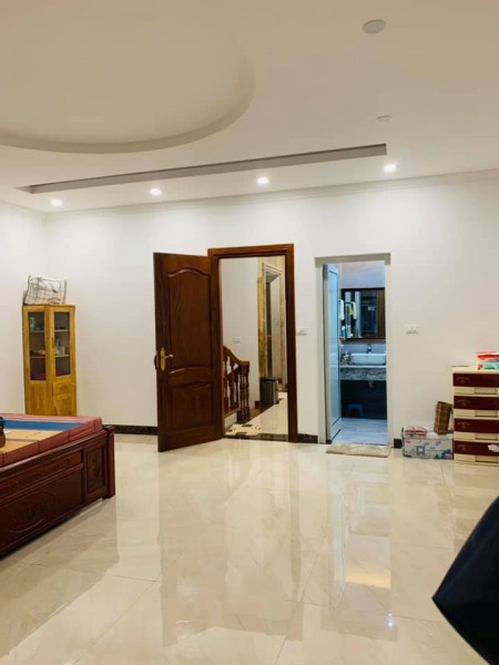 Cho thuê biệt thự sang trọng hiện đại KĐT TP Giao Lưu. DT 200m x 4t, mt 12m. Giá 55tr/th., 200m2, ,