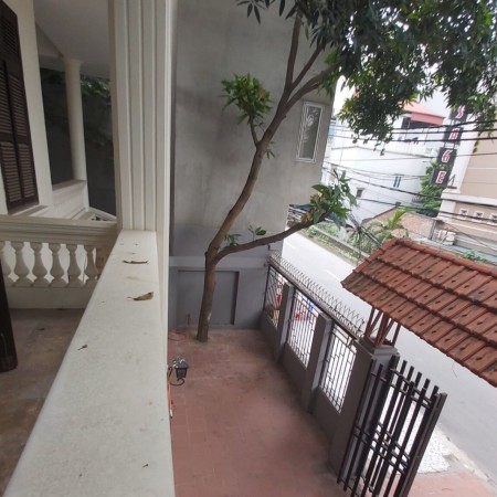 Cho thuê Biệt Thự Âu Cơ, Vp + ở, 230m2 x 4 tầng, chỉ 50 triệu