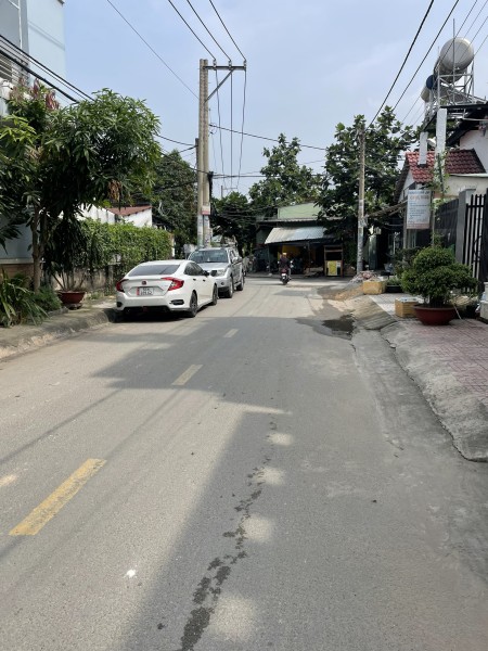 Cho thuê nhà nguyên căn mặt tiền 8 Tăng Nhơn Phú, Quận 9, giá 7.5 triệu/tháng