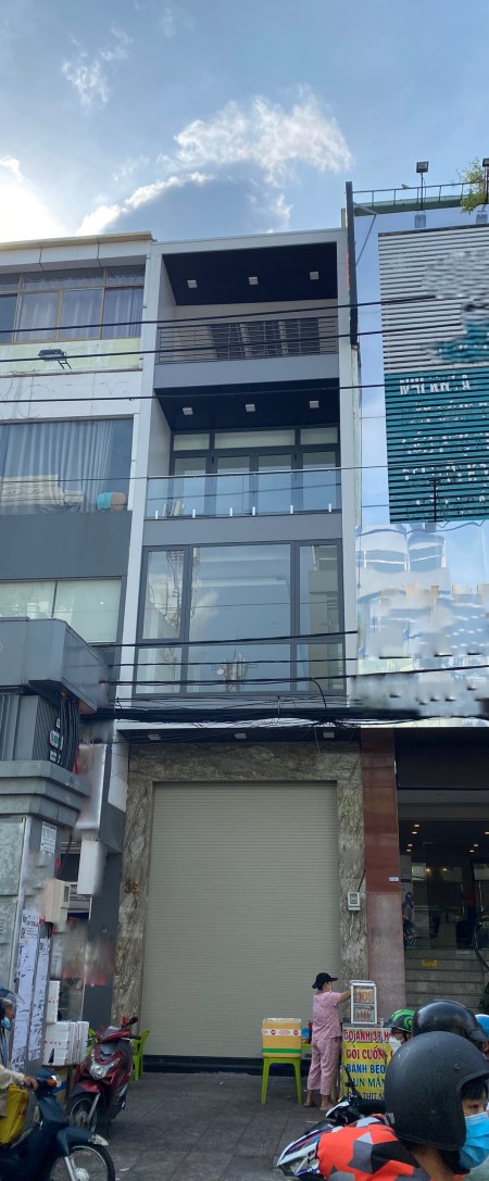 Cho thuê nhà mặt tiền đường Hoàng Hoa Thám, Quận TB - giá 55 triệu/tháng