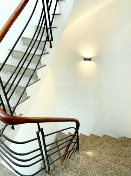 Cho thuê Nhà MT Lý Thái Tổ, Q10, DT 4x30m, 4 tầng, giá chỉ 50tr/th