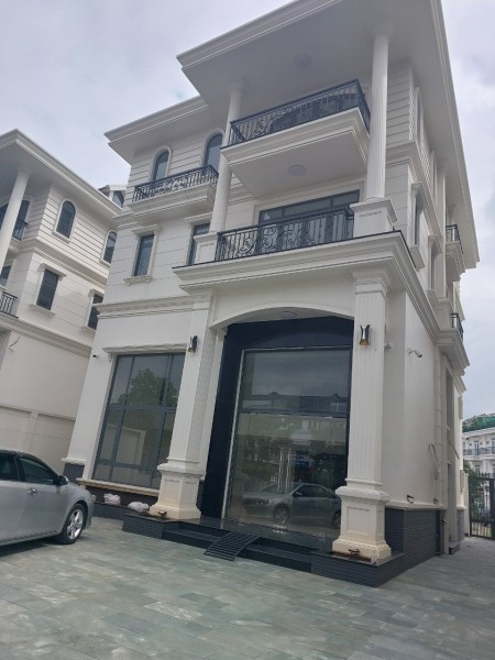 Nguyên căn MT 300m2 đường Liên Phường, q9 cho thuê 85tr/th, 300m2, 10 phòng ngủ, 6 toilet