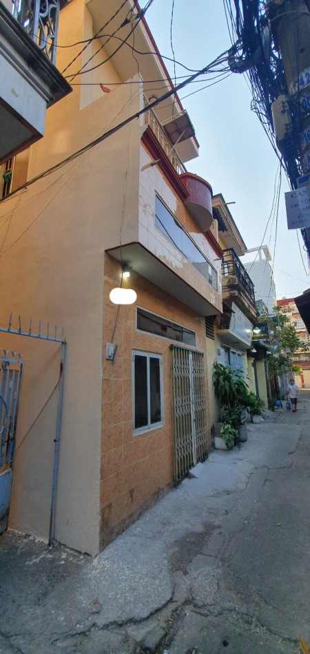 Nhà nguyên căn 32m2, 2pn Bùi Đình Túy cho thuê giá 9.5tr/th