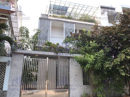 Căn Villa sân vườn 6x18m, 4pn, khu Thảo Điền Quận 2