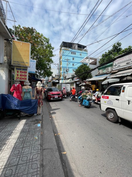 Nhà mặt tiền kinh doanh đa ngành nghề khu an ninh, giá tốt