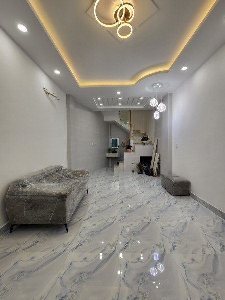 Cho thuê nhà 4 tầng mới tinh Huỳnh Văn Bánh giá 22 triệu/tháng