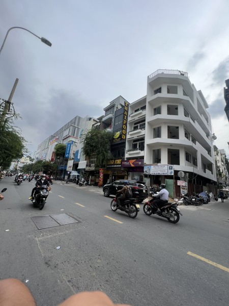 Góc 2MT Sư Vạn Hạnh, 5x20m 7 tầng thang máy