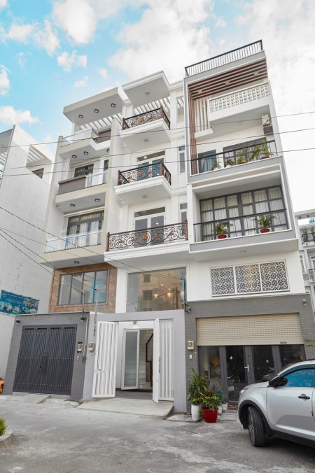 Cho thuê nhà phố vị trí sầm uất liên hệ 0783461945 giá 24 triệu