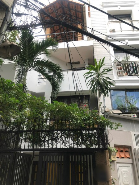 Cho thuê biệt thự mini có 4 phòng tại đường Huỳnh Văn Bánh Quận Phú Nhuận