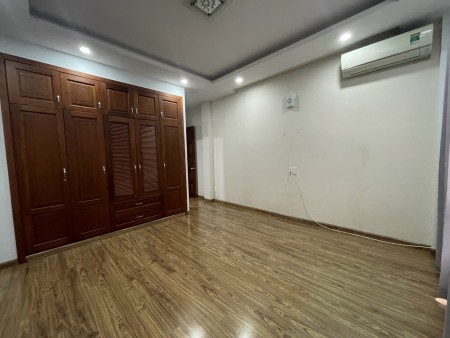 Nhà mặt tiền đường số 79 cho thuê trệt lững 3 lầu trung tâm quận 7