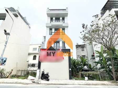 Toàn nhà mới xây ngay Trần Não diện tích 400m2, 4 tầng đúc kiên cố