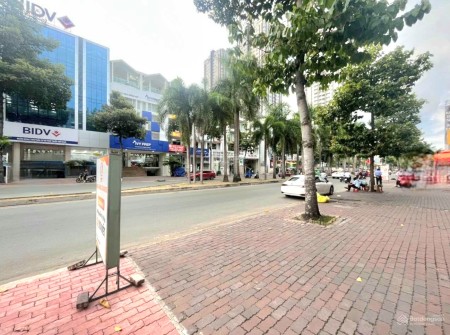 Cho thuê nhà mặt tiền Nguyễn Thị Thập, Quận 7. 1 Hầm + Trệt + 4 Lầu