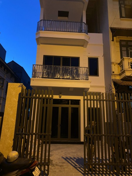 Chính chủ cho thuê nhà 43 ngõ 66 Ngọc Thụy, Long Biên lh 0983388357