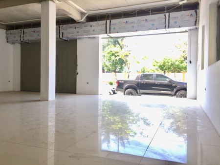Cho thuê nhà liền kề tại Thanh Trì rộng 109m2, nhà 2 mặt tiền có thang máy trong nhà