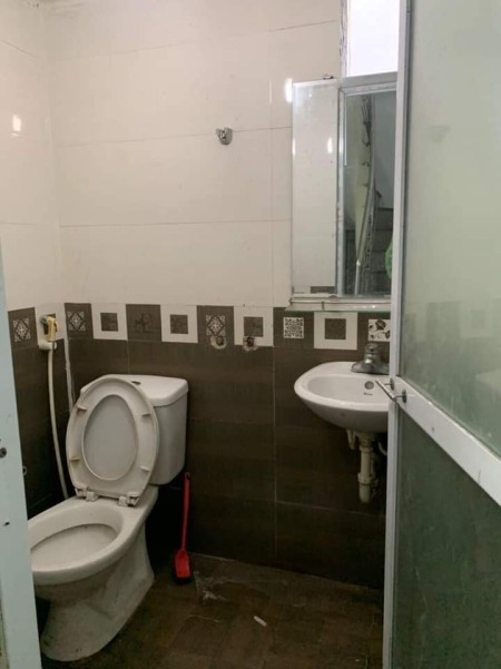 Cho thuê nhà Nguyễn Khoái ngõ ba gác liên hệ 0966649024