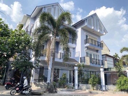 Biệt thự căn góc 1 trệt 2 lầu cho thuê - DT 7x20m2 - giá 30tr/th