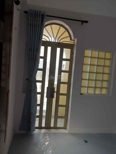 Cho thuê nhà 4T 5PN Mặt tiền Ngô Thời Nhiệm, PN, ở kết hợp KD giá 15tr